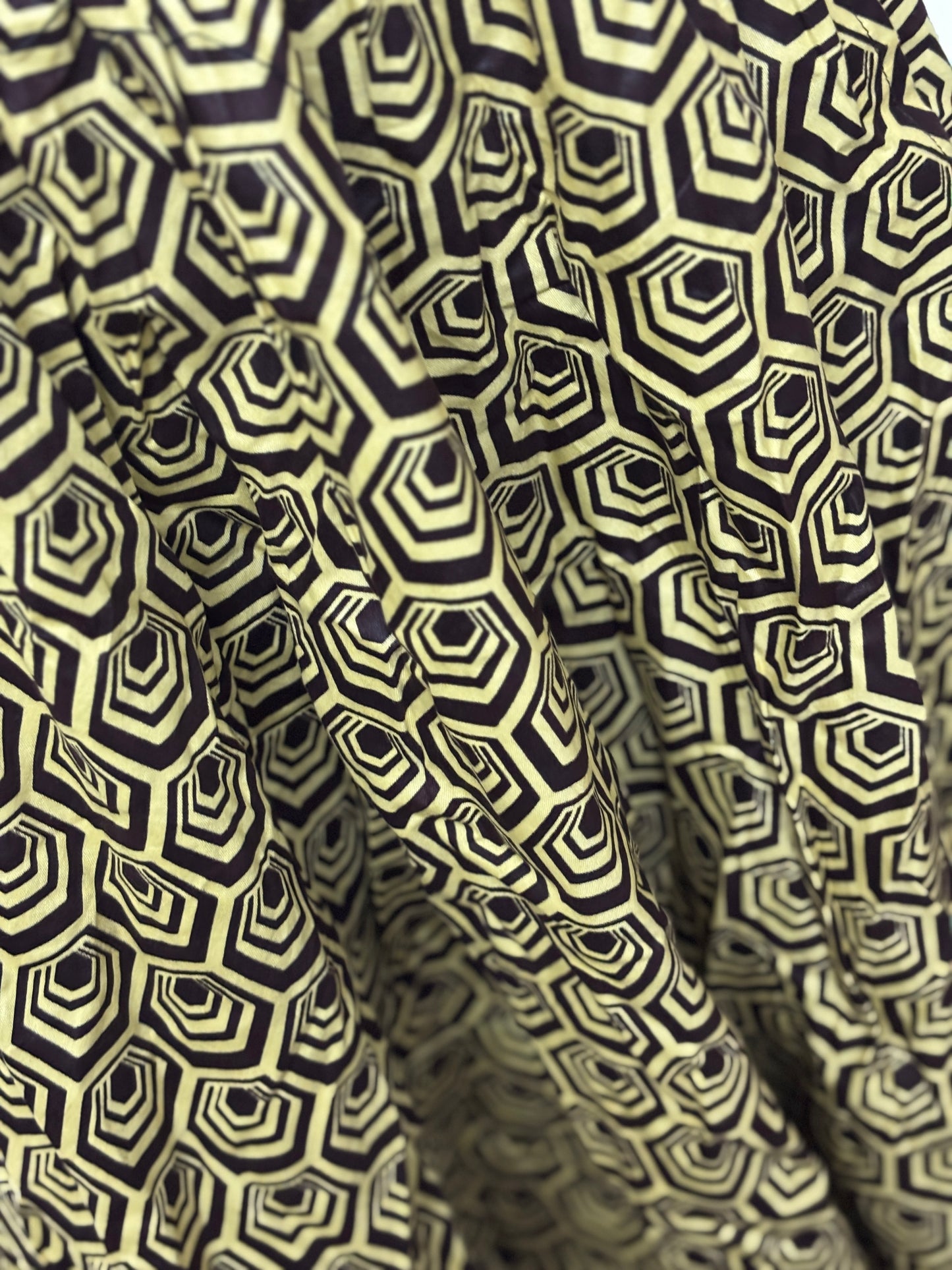 Seamless African pattern skirt